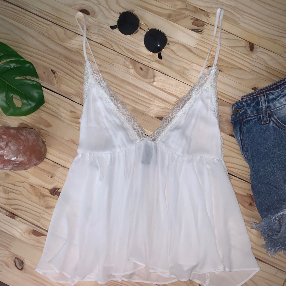 FOREVER21 • medium • white ruffle top